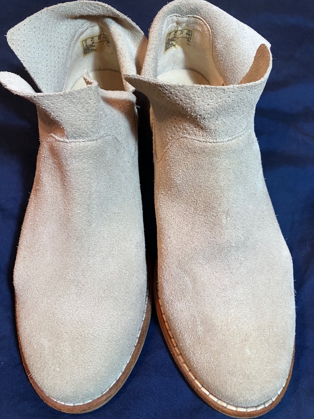 Clark's Women Taupe/Tan Suede Ankle Boot Size 6 1/2